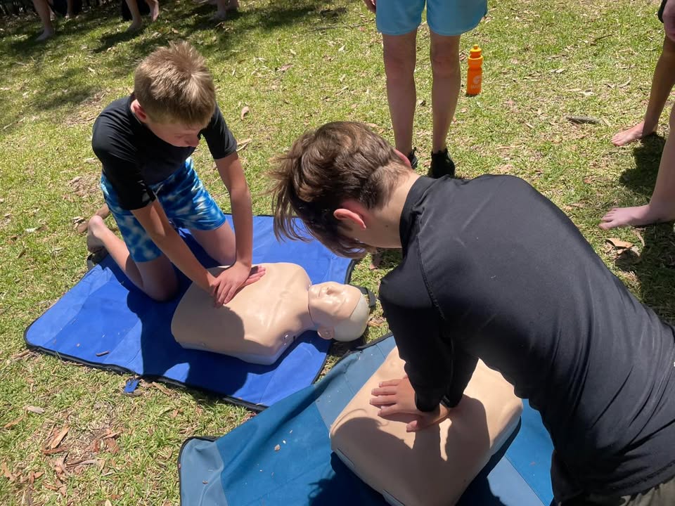 729702302496553_1420369683429808-1