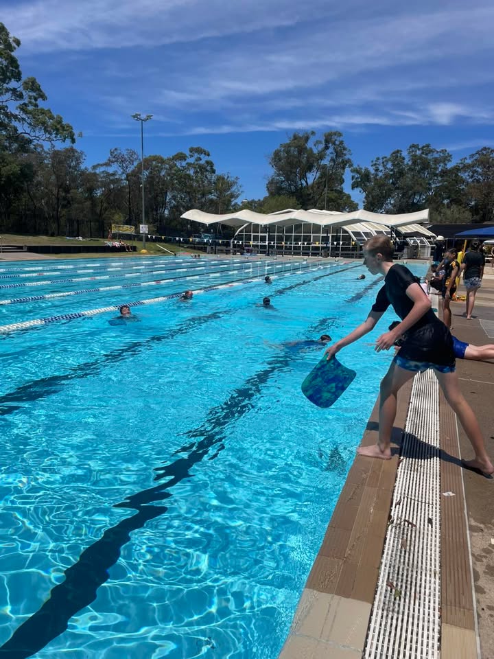 729702302496553_1420381870095256-1